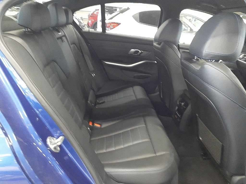 BMW 3 Series 320i M Sport Blue – 2020 image 5