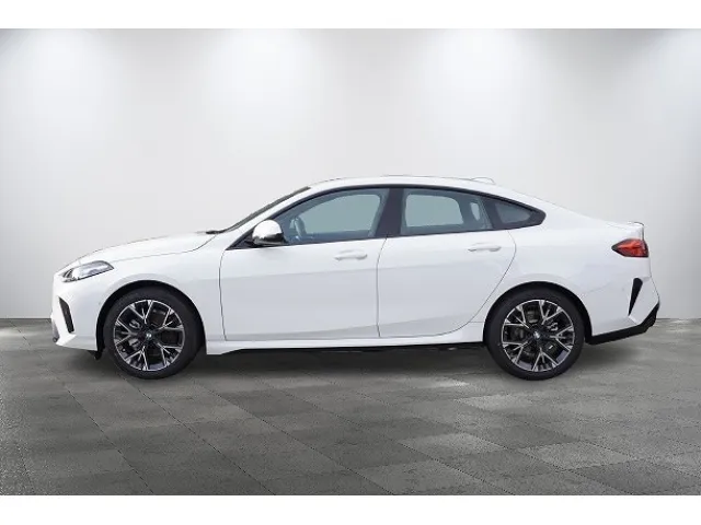 BMW 2 Series 220 M Sport – 2025 image 4