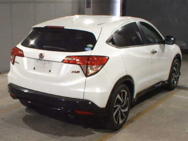 Honda Vezel RS Pearl White – 2017 image 3