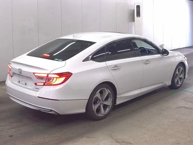 Honda Accord EX Pearl White – 2020 image 5