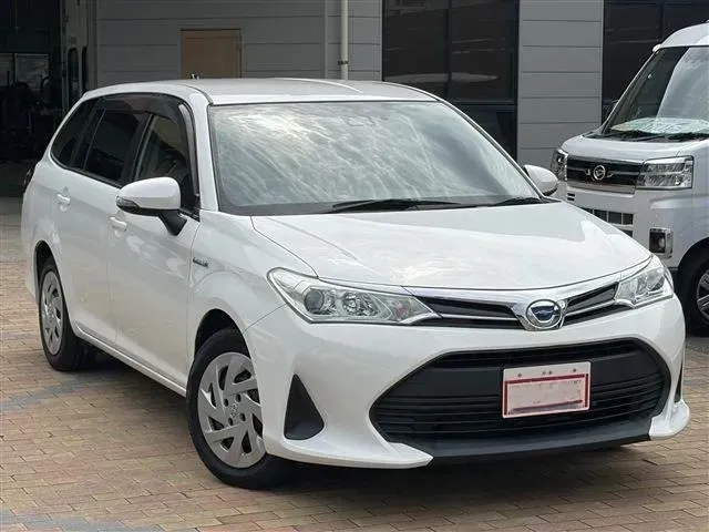 Toyota Corolla Fielder White – 2019