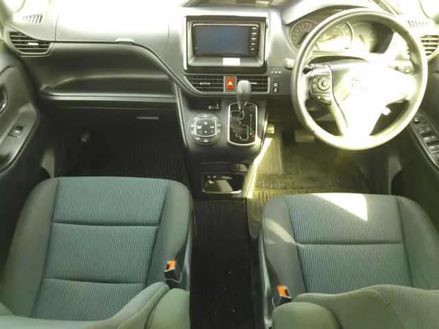 Toyota Voxy X Multi Utility – 2020 image 3