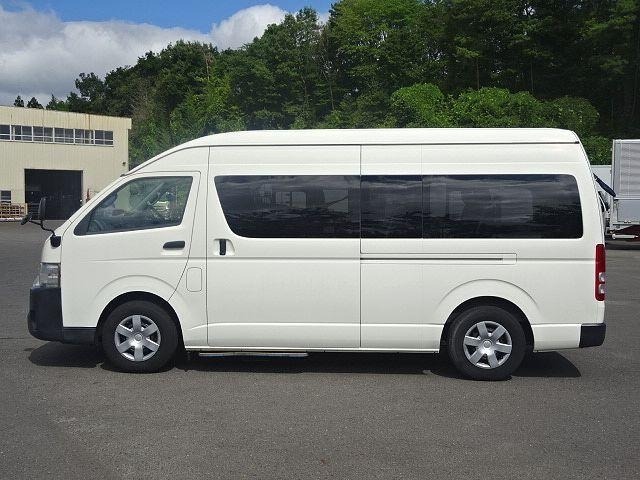 TOYOTA HIACE COMMUTER 2017 WHITE image 7