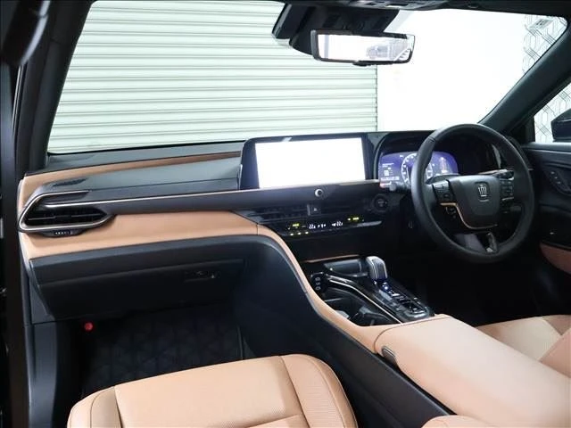 Toyota Crown Sport Z Black – 2024 image 4