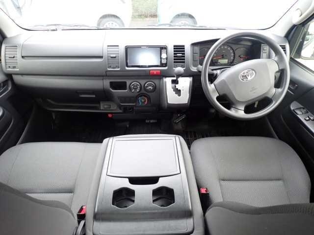 TOYOTA HIACE VAN – 2016 image 4