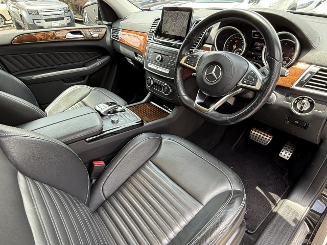 MERCEDES-BENZ GLS Black 2016 image 9