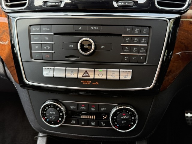 MERCEDES-BENZ GLS Black 2016 image 22