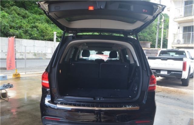 MERCEDES BENZ GLS Black image 13