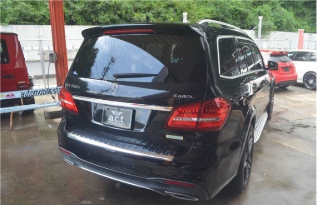 MERCEDES BENZ GLS Black image 15