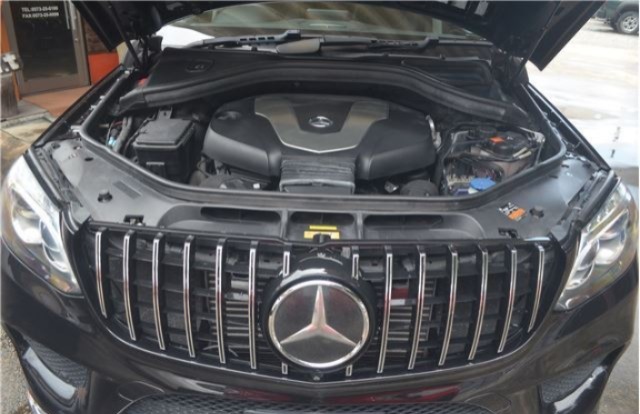 MERCEDES BENZ GLS Black image 18
