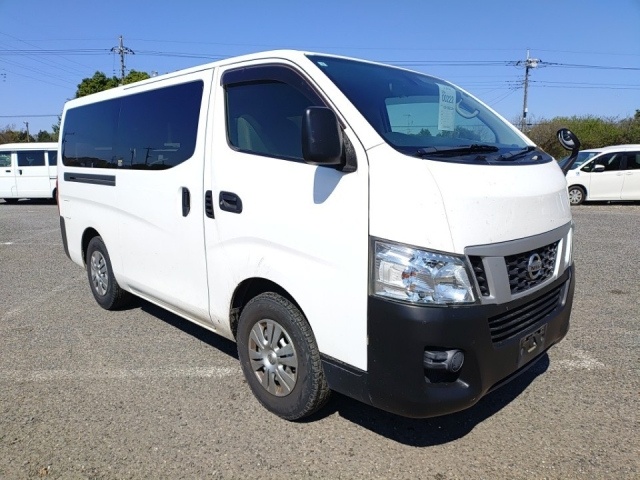 NISSAN CARAVAN VAN 2014 (4WD)