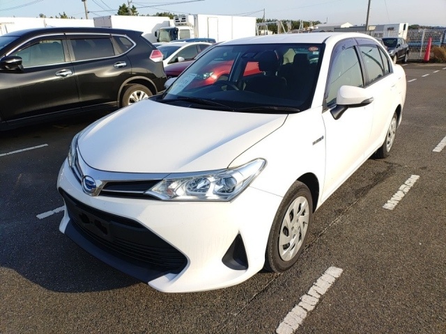 Toyota Corolla Axio White – 2019