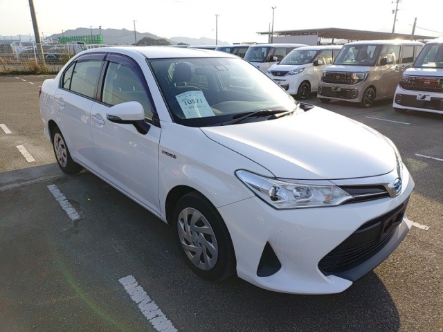 Toyota Corolla Axio White – 2019 image 2