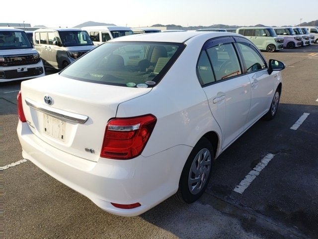 Toyota Corolla Axio White – 2019 image 3