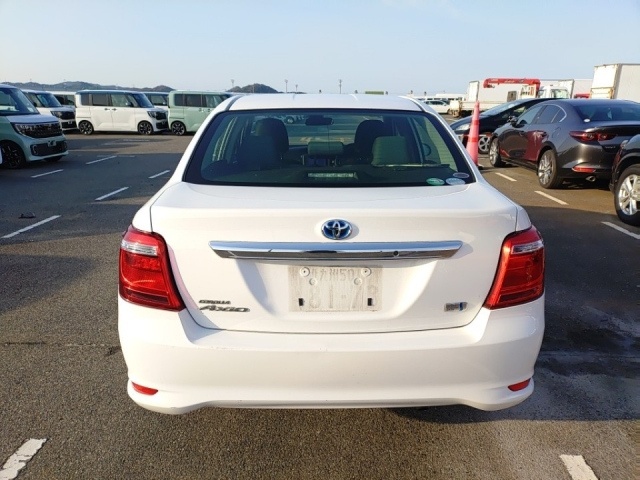 Toyota Corolla Axio White – 2019 image 4