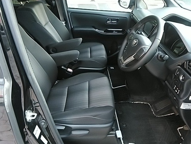 Toyota Voxy ZS Kirameki 2 image 7